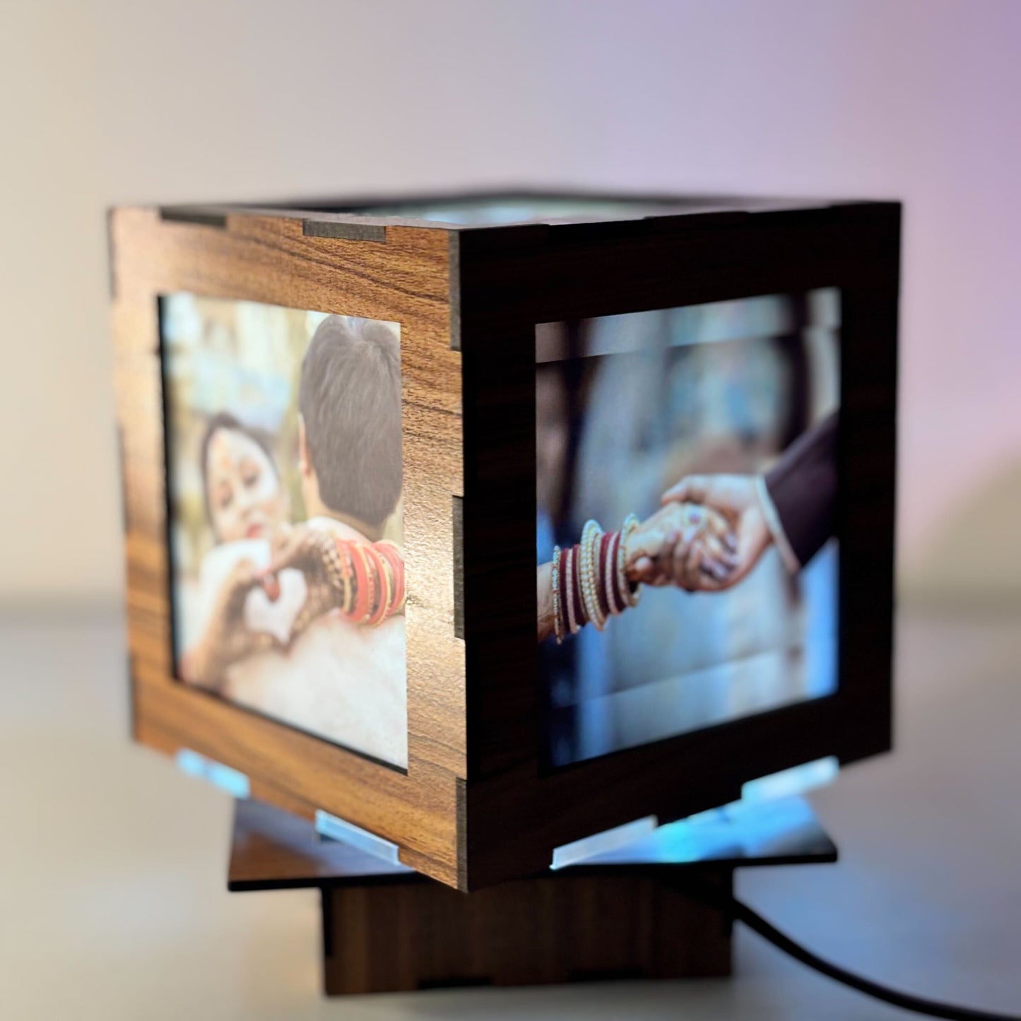REVOLVING PHOTO LAMP