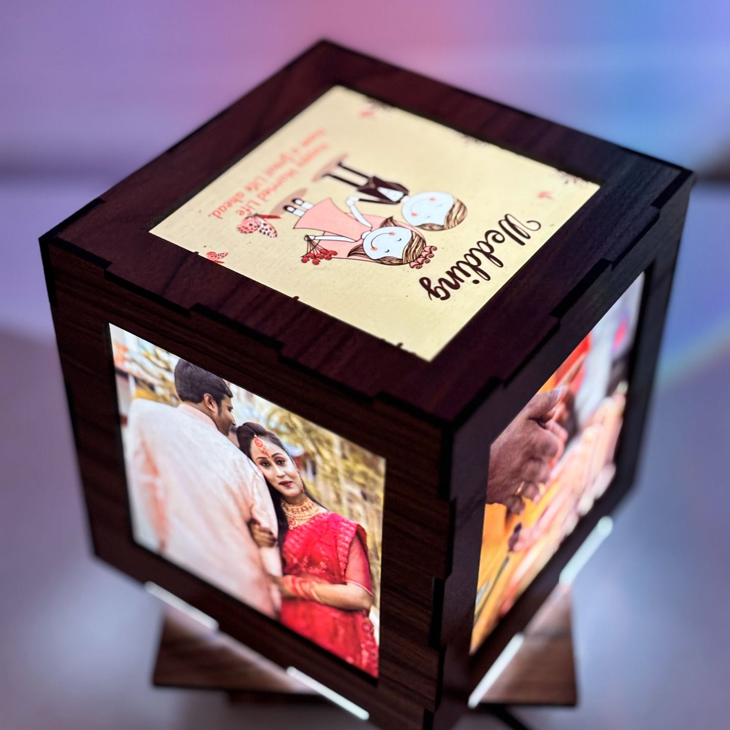 REVOLVING PHOTO LAMP