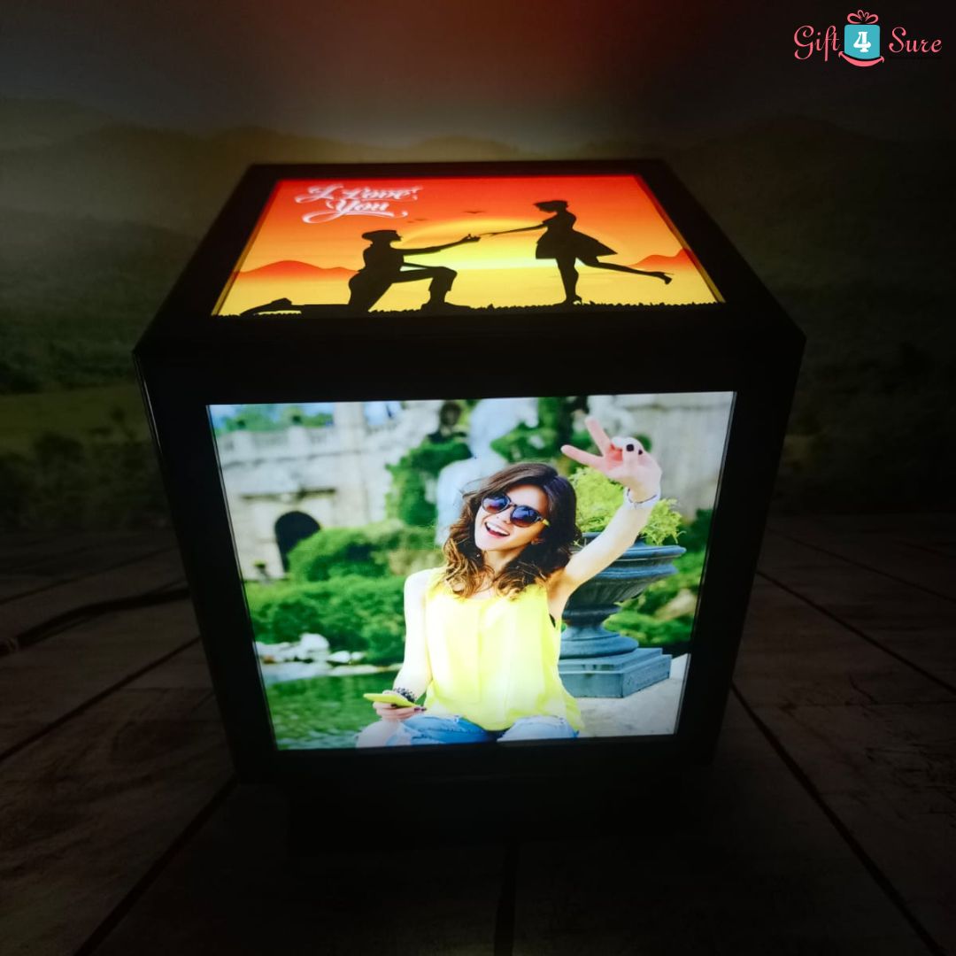 REVOLVING PHOTO LAMP