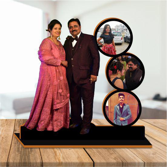 PARENTS PHOTO STANDY